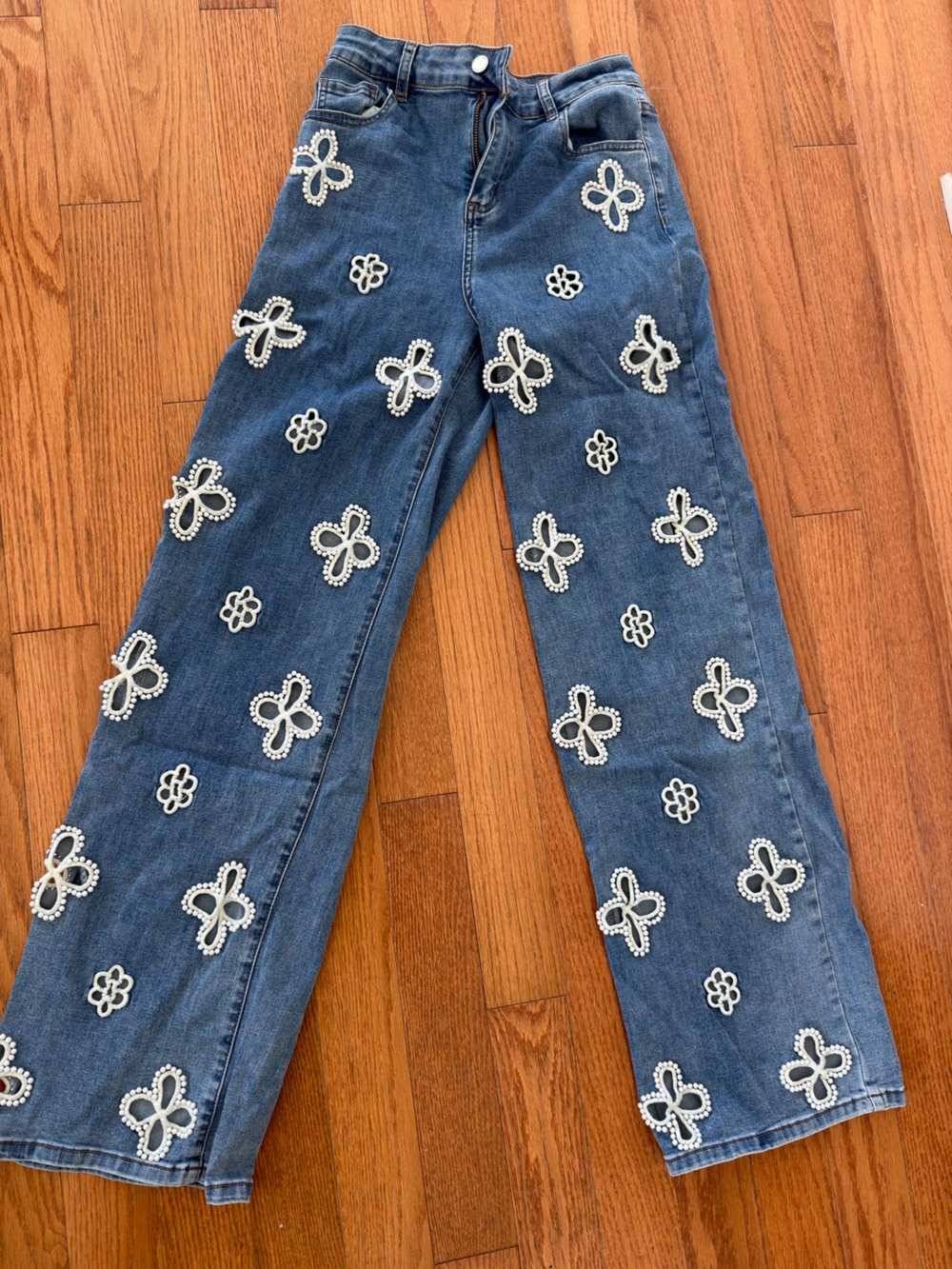 Noli Blue Wide-Leg Jeans with White Floral Appliqué